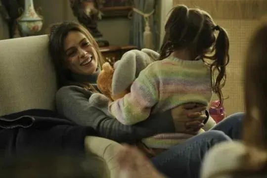 مسلسل رائحة الصندوق الحلقة 49 التاسعة والأربعون مترجم