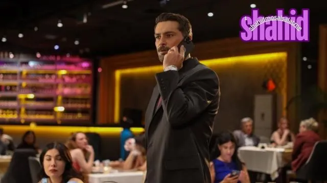 مسلسل غريب في المرآة مترجم